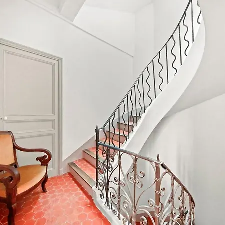 Escapade Elegante Dans Un Ecrin D Histoire דירה *