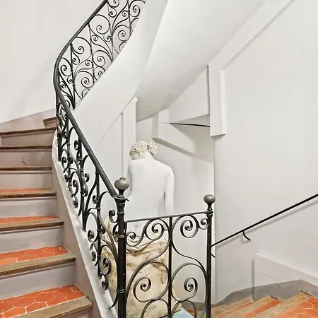 Escapade Elegante Dans Un Ecrin D Histoire * הייר