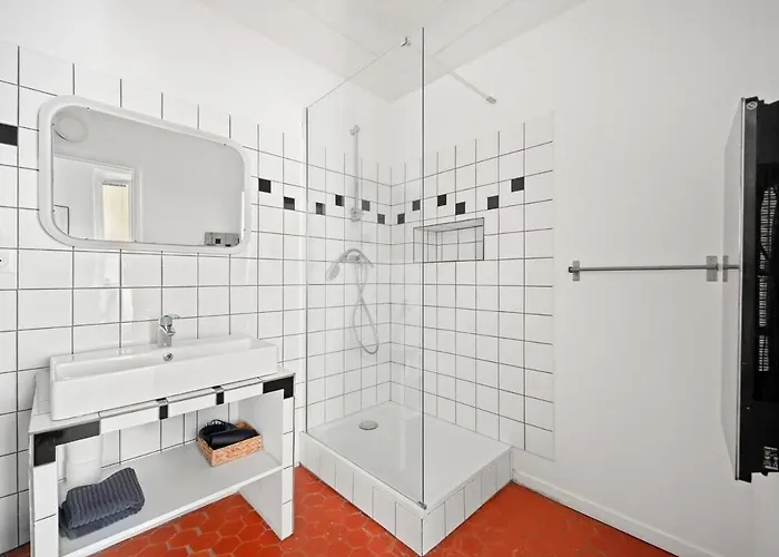 Escapade Elegante Dans Un Ecrin D Histoire Appartamento